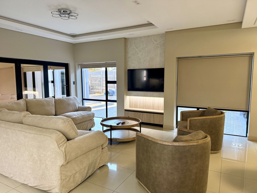 5 Bedroom Property for Sale in Tafelzicht Western Cape